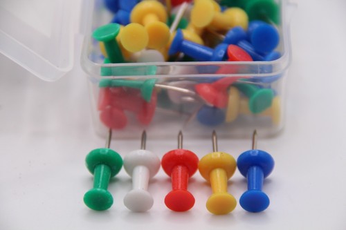 100x pinnwandnadeln bunt - pinnwandnadeln,